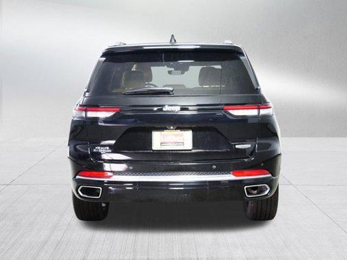 2023 Jeep Grand Cherokee Summit