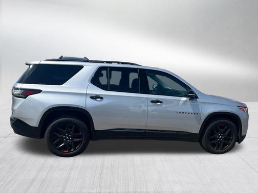 Silver Ice Metallic 2018 Chevrolet Traverse Premier