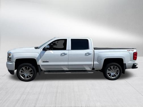 Iridescent Pearl Tricoat 2017 Chevrolet Silverado 1500 High Country