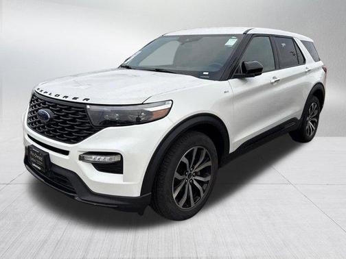 Star White Metallic Tri-Coat 2022 Ford Explorer ST-Line