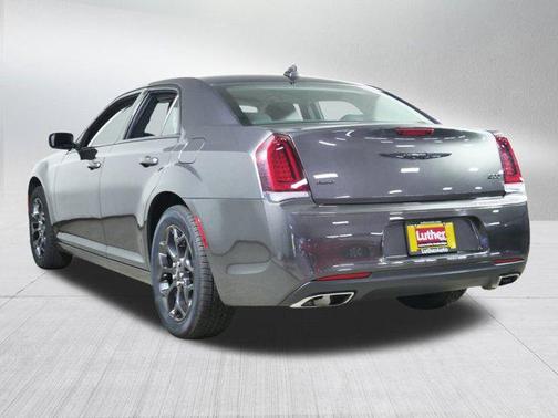 2022 Chrysler 300 Touring