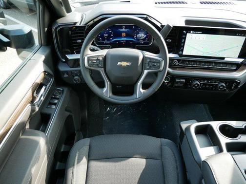 2025 Chevrolet Silverado 3500 LT