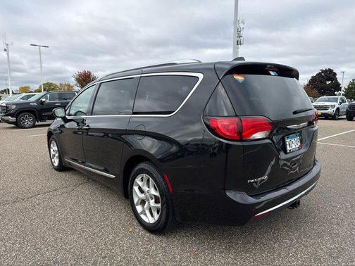 2018 Chrysler Pacifica Touring-L