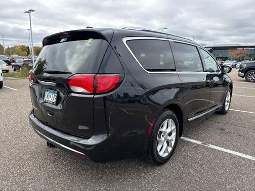 2018 Chrysler Pacifica Touring-L
