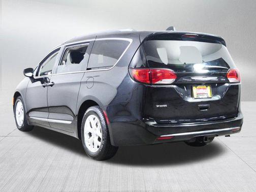 2018 Chrysler Pacifica Touring-L