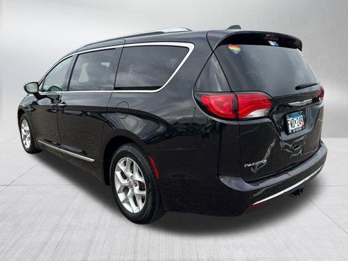 2018 Chrysler Pacifica Touring-L