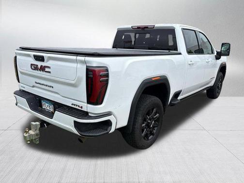 Summit White 2024 GMC Sierra 2500 AT4
