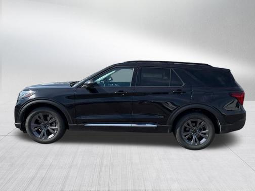 Agate Black Metallic 2025 Ford Explorer Active
