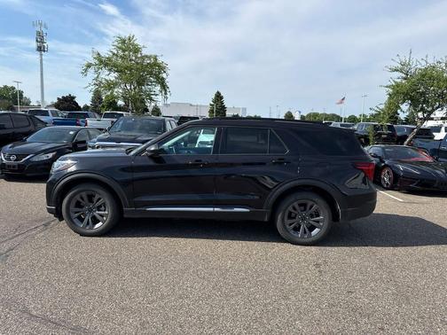 Agate Black Metallic 2025 Ford Explorer Active