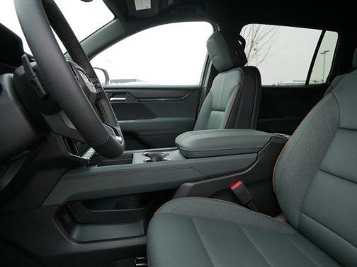 2026 GMC Acadia AT4 AWD