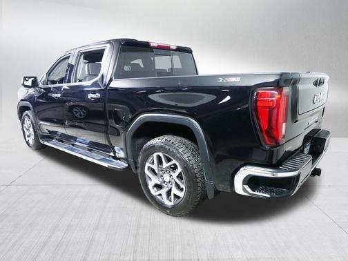 Onyx Black 2023 GMC Sierra 1500 SLT