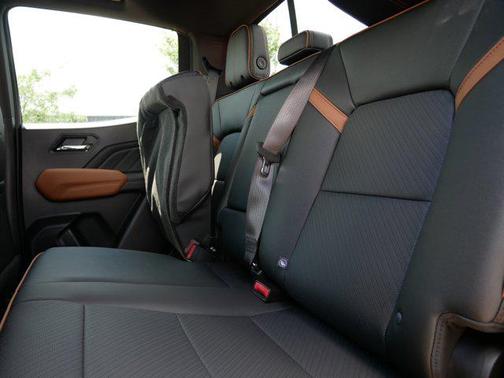 2025 GMC Canyon Base