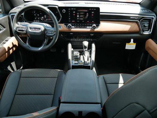 2025 GMC Canyon Base