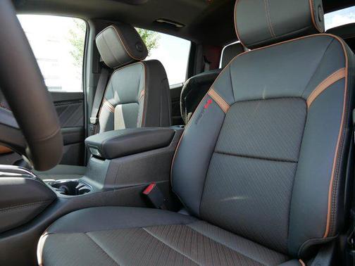 2025 GMC Canyon Base