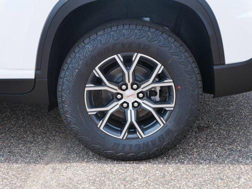 2026 GMC Acadia AWD AT4