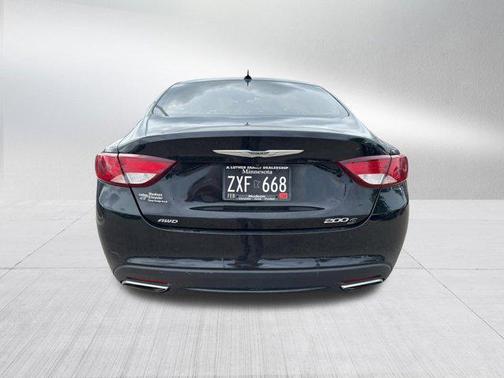 2016 Chrysler 200 S
