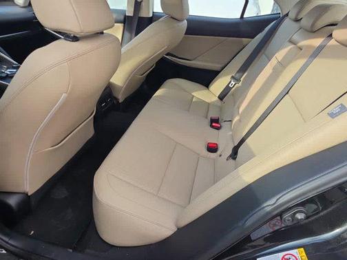 2018 Lexus IS 300 Base