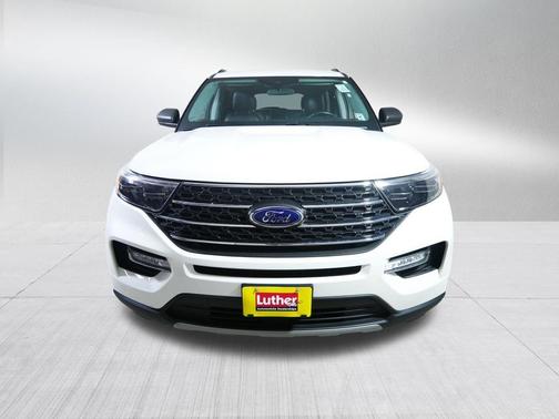 Star White Metallic Tri-Coat 2023 Ford Explorer XLT