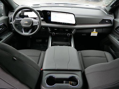 2025 Chevrolet Suburban LS