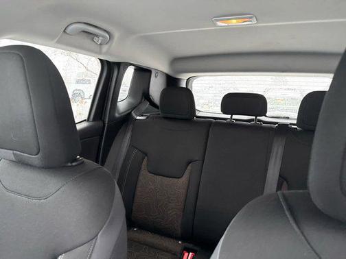 2023 Jeep Renegade Upland