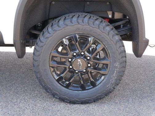 Summit White 2026 Chevrolet Silverado 3500 LT