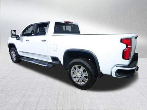 Polar White Tricoat 2026 Chevrolet Silverado 3500 High Country