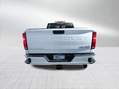 Polar White Tricoat 2026 Chevrolet Silverado 3500 High Country