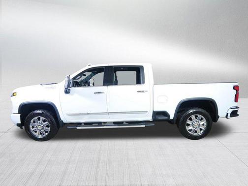 Polar White Tricoat 2026 Chevrolet Silverado 3500 High Country