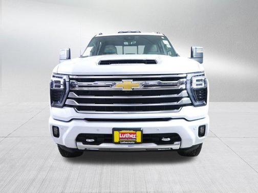 Polar White Tricoat 2026 Chevrolet Silverado 3500 High Country