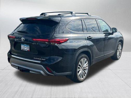 2022 Toyota Highlander Platinum