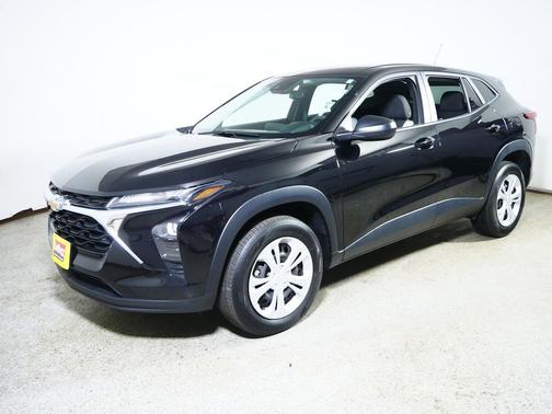 Mosaic Black Metallic 2024 Chevrolet Trax LS