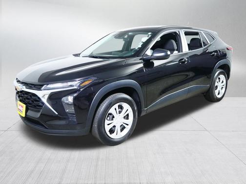 Mosaic Black Metallic 2024 Chevrolet Trax LS