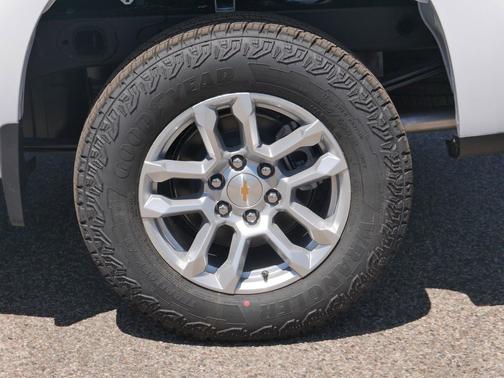 Summit White 2026 Chevrolet Silverado 1500 LT