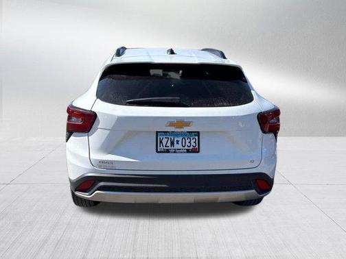 Summit White 2024 Chevrolet Trax LT