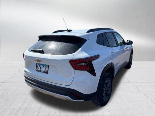 Summit White 2024 Chevrolet Trax LT