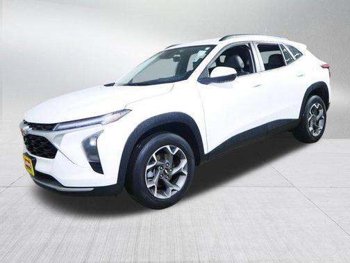 Summit White 2024 Chevrolet Trax LT