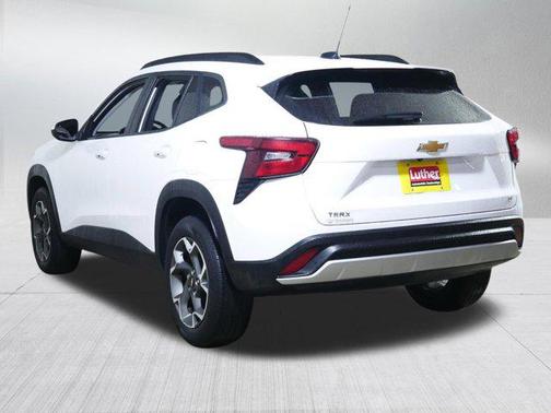 Summit White 2024 Chevrolet Trax LT