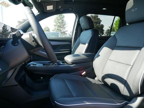 Iridescent White Tricoat 2026 Buick Enclave Sport Touring