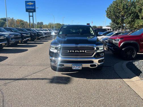 Diamond Black Crystal Pearlcoat 2021 RAM 1500 Laramie