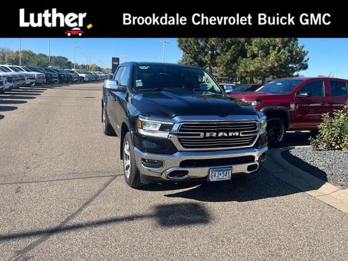 Diamond Black Crystal Pearlcoat 2021 RAM 1500 Laramie