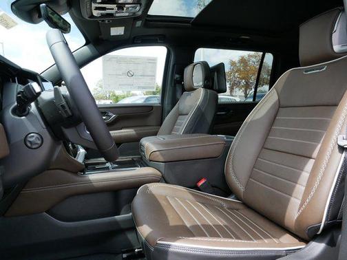 Glacier White Tricoat 2026 GMC Yukon XL Denali Ultimate