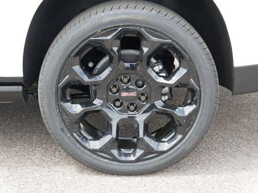 Glacier White Tricoat 2026 GMC Yukon XL Denali Ultimate