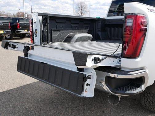 2025 GMC Sierra 3500 SLT