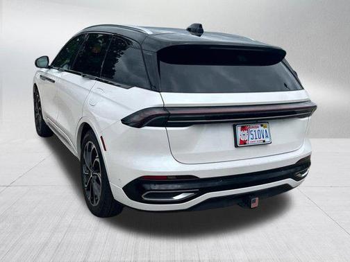 WHITE PLATINUM MET 3C 2024 Lincoln Nautilus Reserve