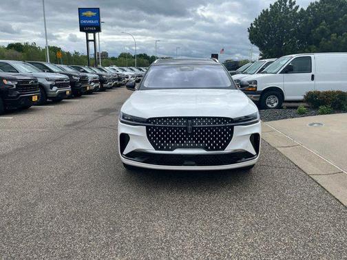 WHITE PLATINUM MET 3C 2024 Lincoln Nautilus Reserve