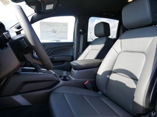 Sterling Gray Metallic 2026 Chevrolet Colorado Trail Boss