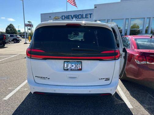 2022 Chrysler Pacifica Limited