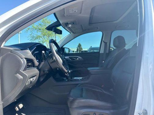 Summit White 2021 Chevrolet Traverse Premier