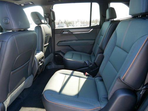 2025 GMC Acadia AWD AT4