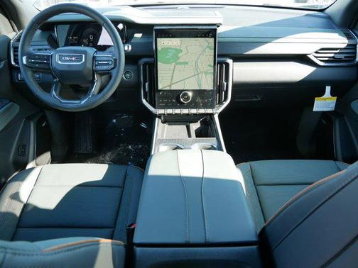 2025 GMC Acadia AWD AT4